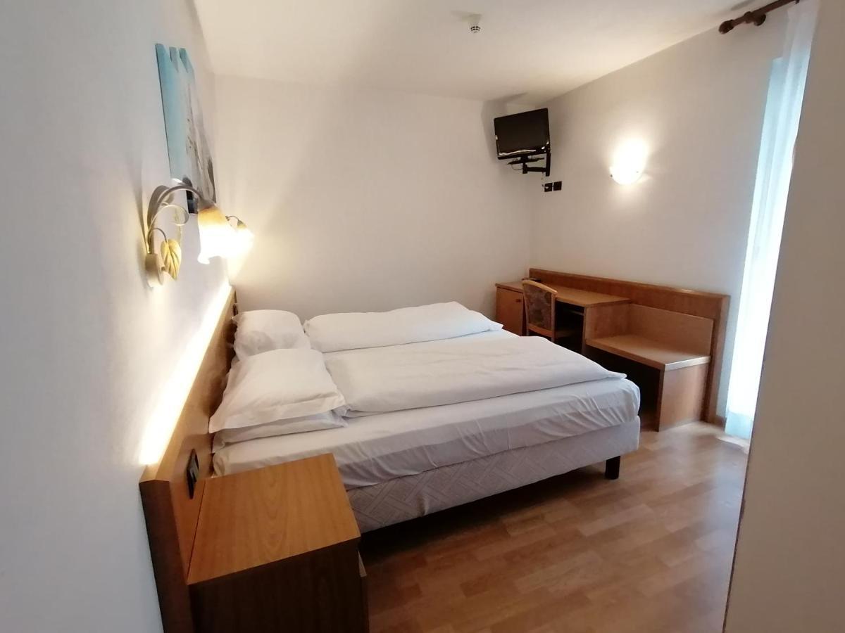 Hotel Denny Пинцоло Экстерьер фото