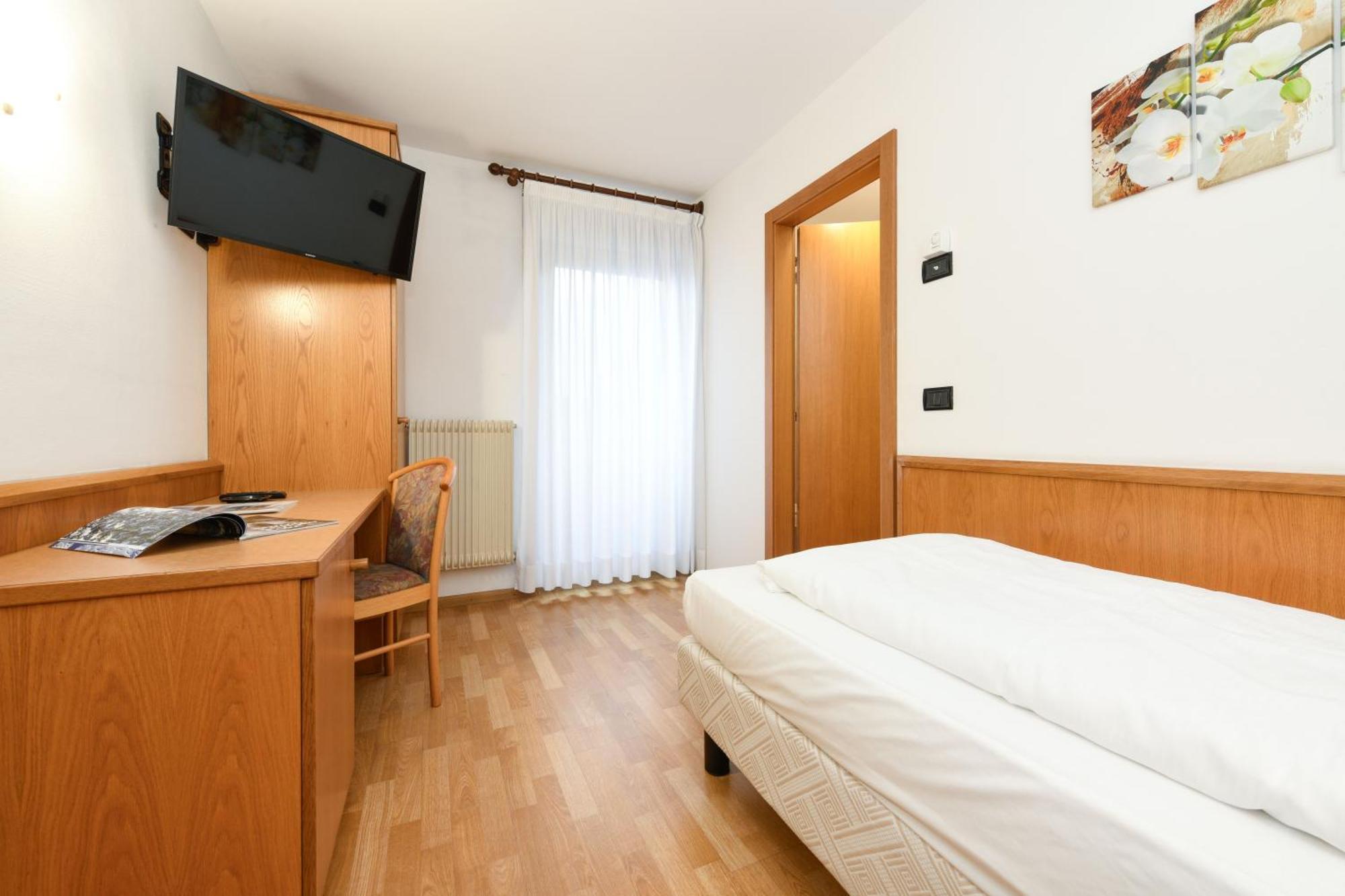 Hotel Denny Пинцоло Экстерьер фото